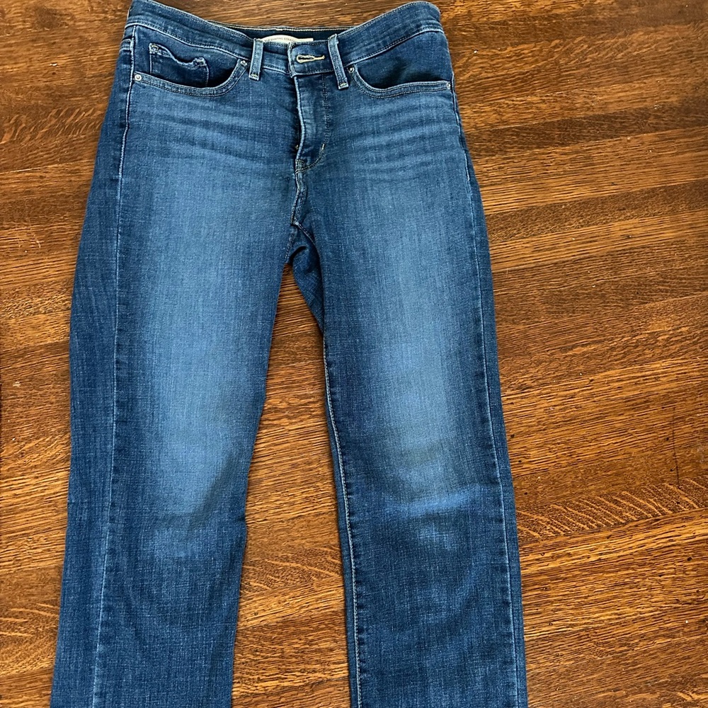 Levi Strauss women’s jeans 27
